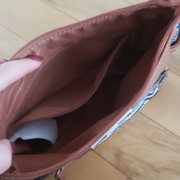 Purse - Picture 2 of 2